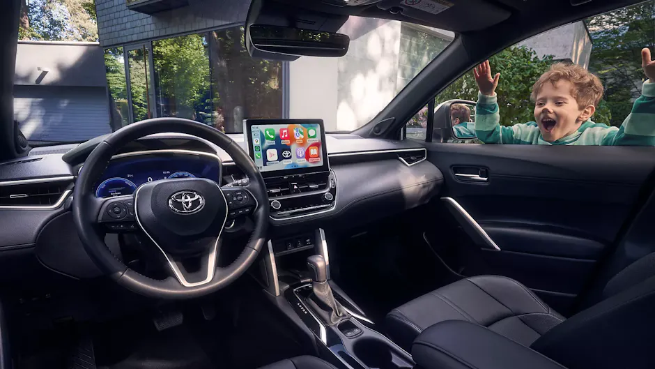 Toyota Corolla Cross 2022 Inside