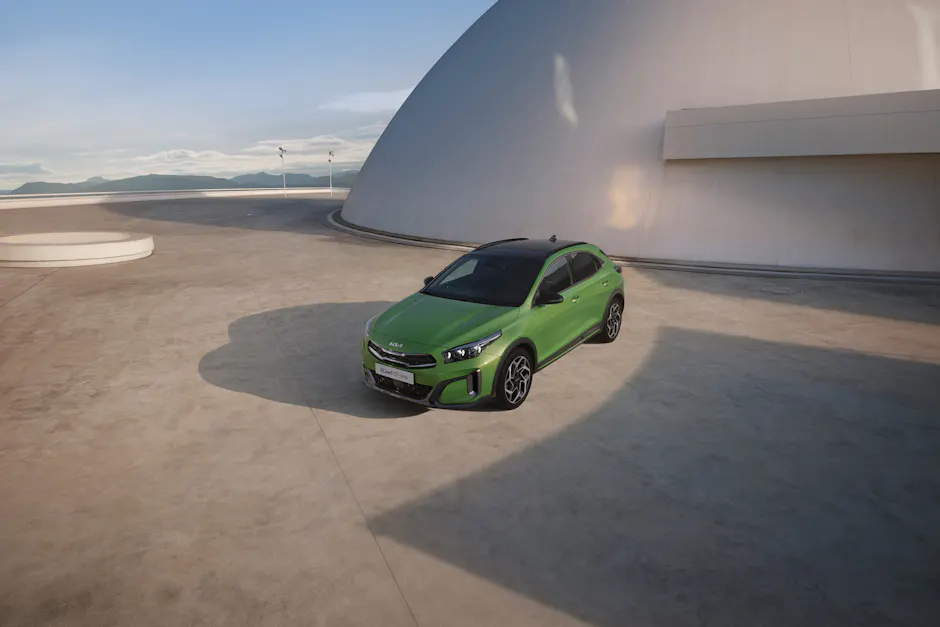 Kia XCeed green top