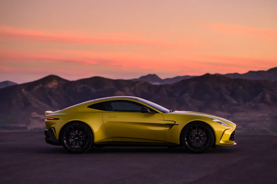 Aston Martin Vantage Seitenprofil