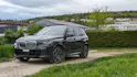 Schwarzer BMW X5 von aussen