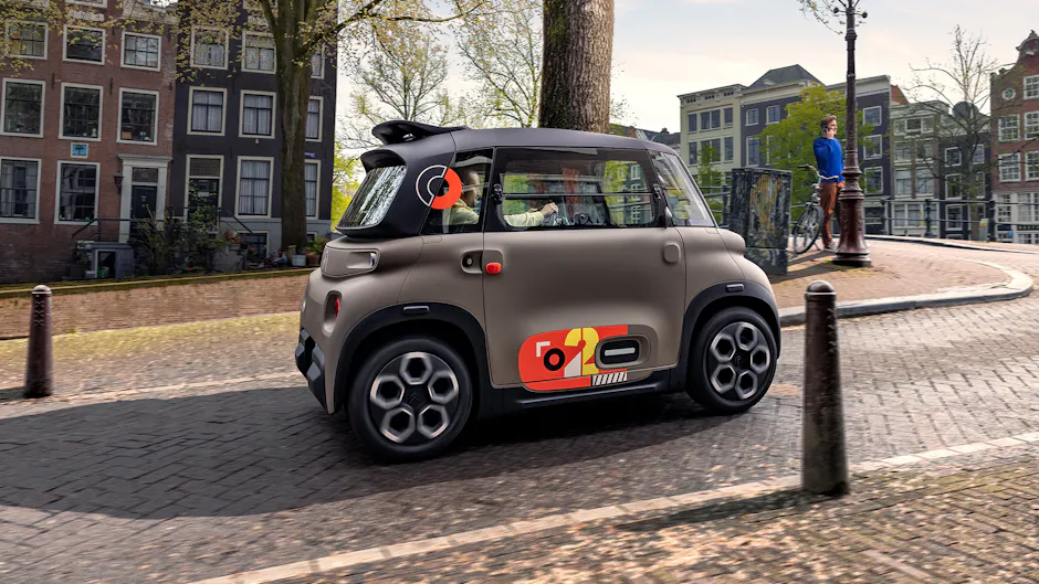 100% elektrischer Citroën AMI in der Stadt