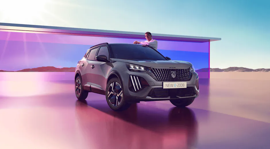 PEUGEOT e-2008 Gallery 2