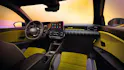 Intérieur jaune d'une Renault 5 E-Tech