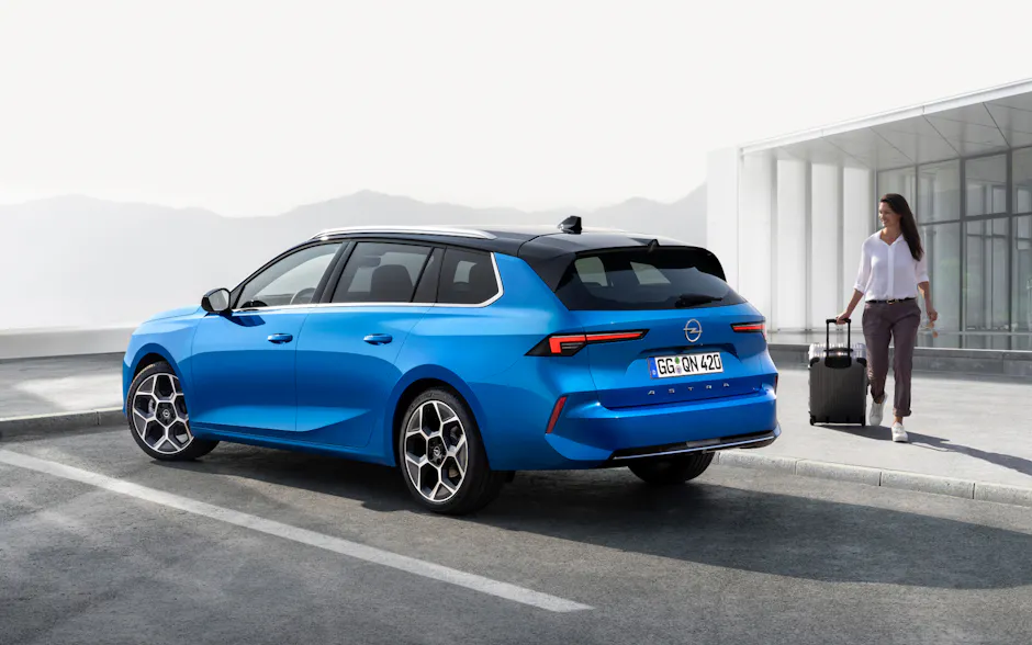 Opel Astra Sports Tourer rear left