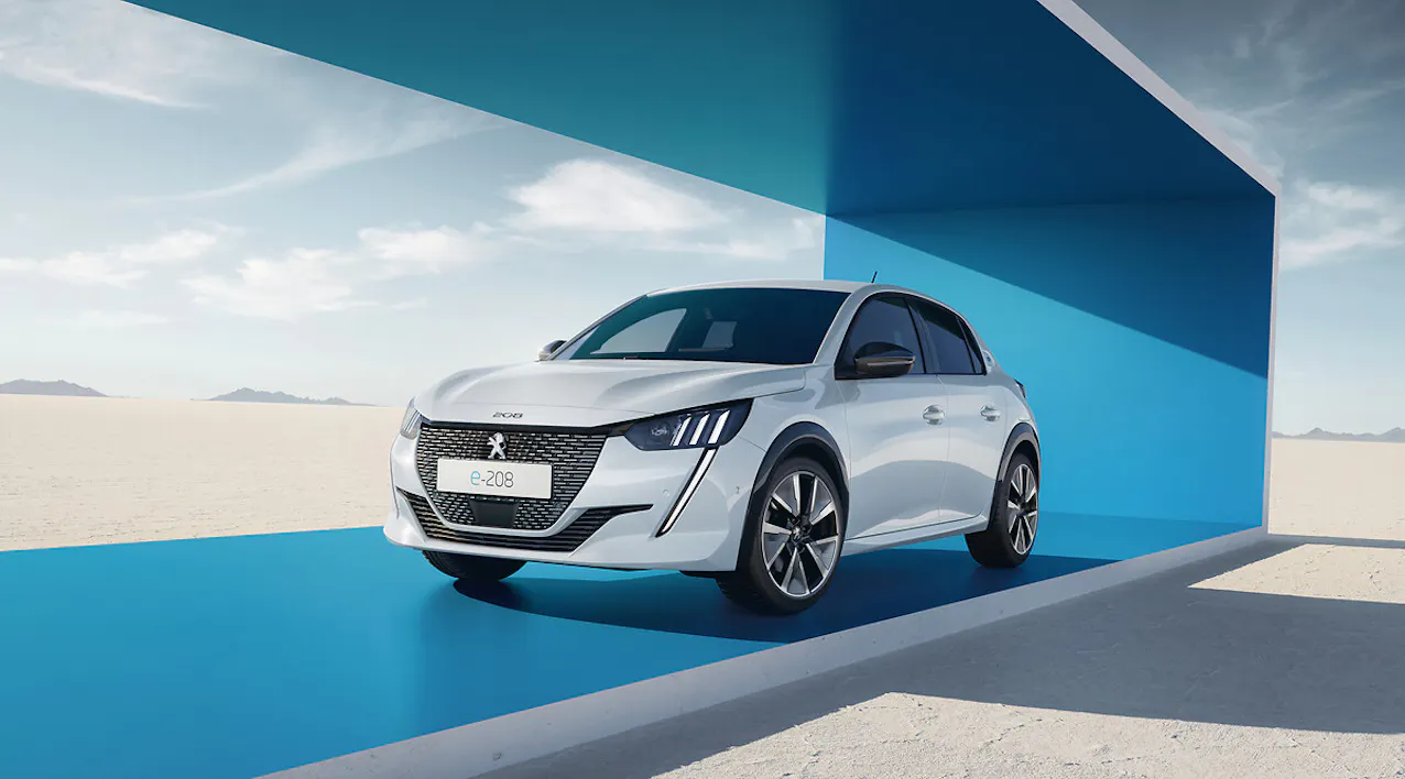 Peugeot E-208 en blanc