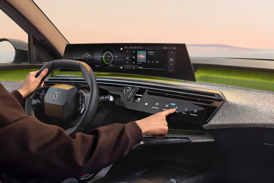 Le nouveau cockpit de la Peugeot E-5008