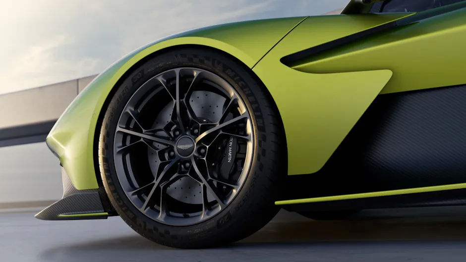 Pneumatico Aston Martin Valhalla
