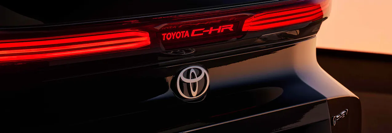 Feu arrière Toyota C-HR, logo Toyota