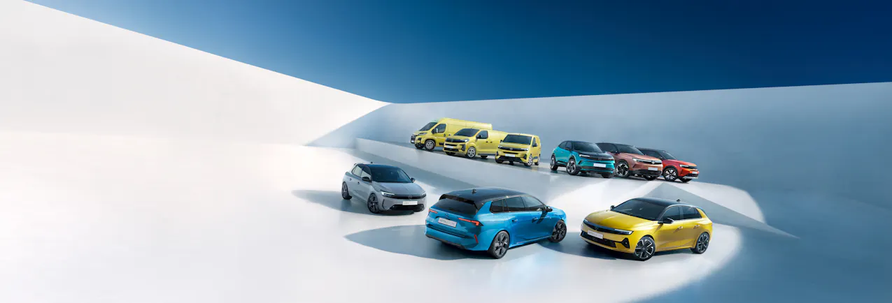 Gamma di modelli Opel, nuovi veicoli elettrici, veicoli commerciali, Astra in primo piano