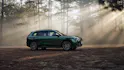 Leapmotor C10 verde nella foresta