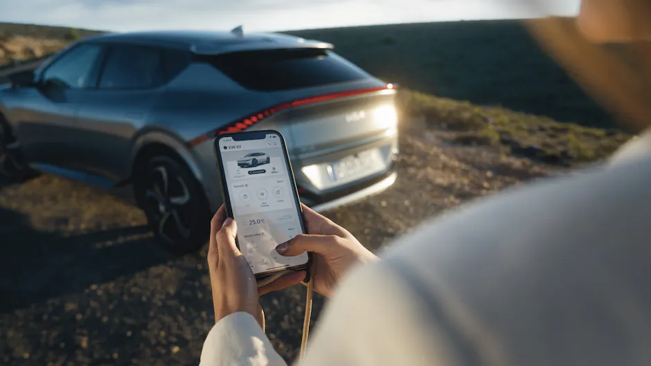 Kia Connect-App, Kia EV6 im Hintergrund