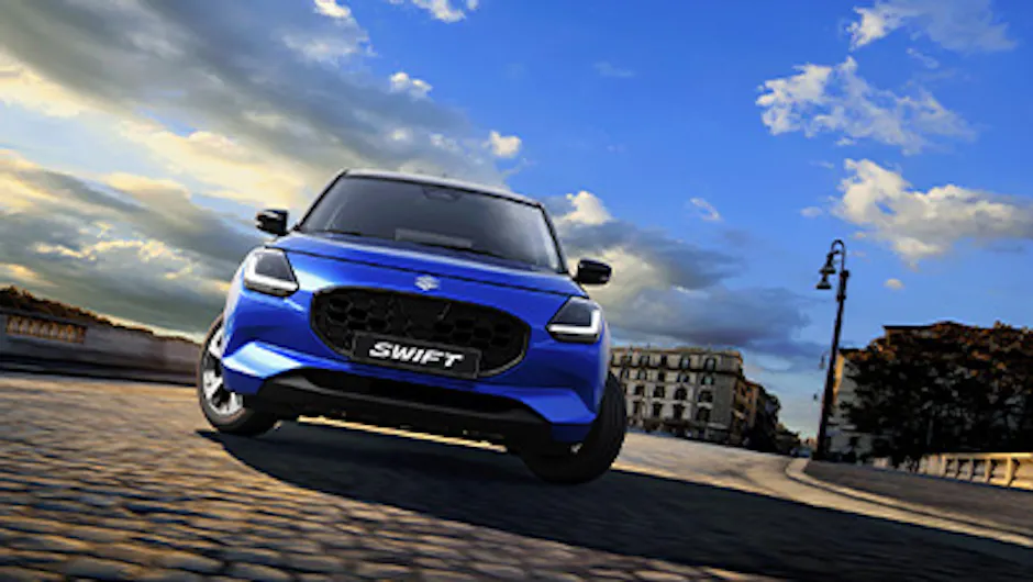 Avant de Suzuki Swift bleue