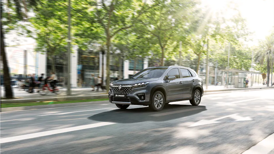Suzuki S-Cross in der Stadt