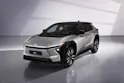 Prägnante Linienführung der Frontpartie des Toyota bZ4X