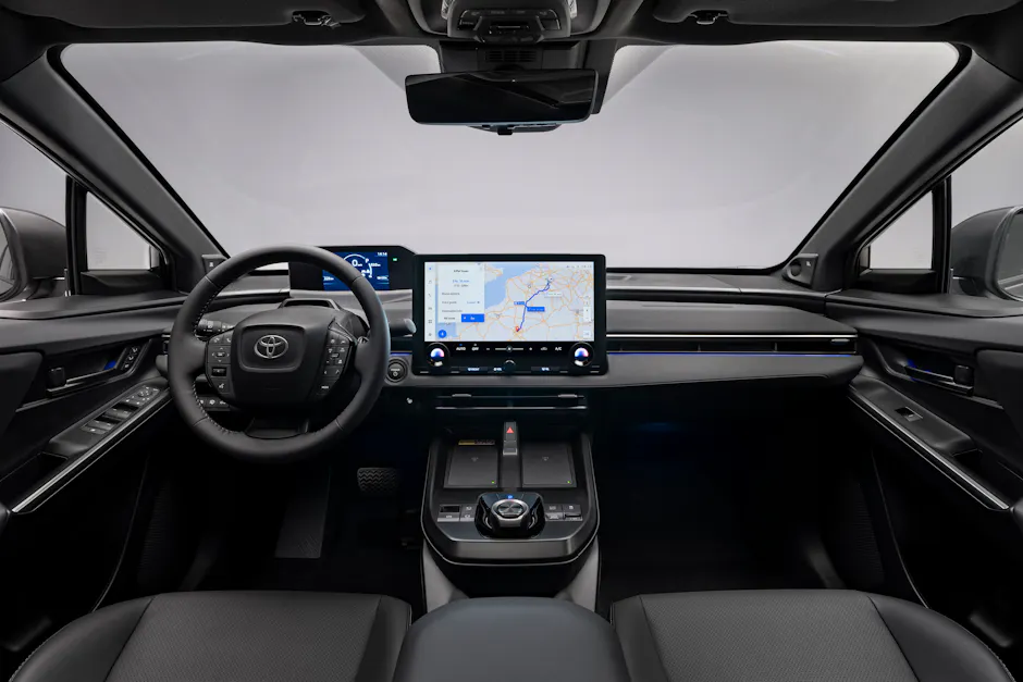 Innenraum des Toyota bZ4X mit neuer Mittelkonsole