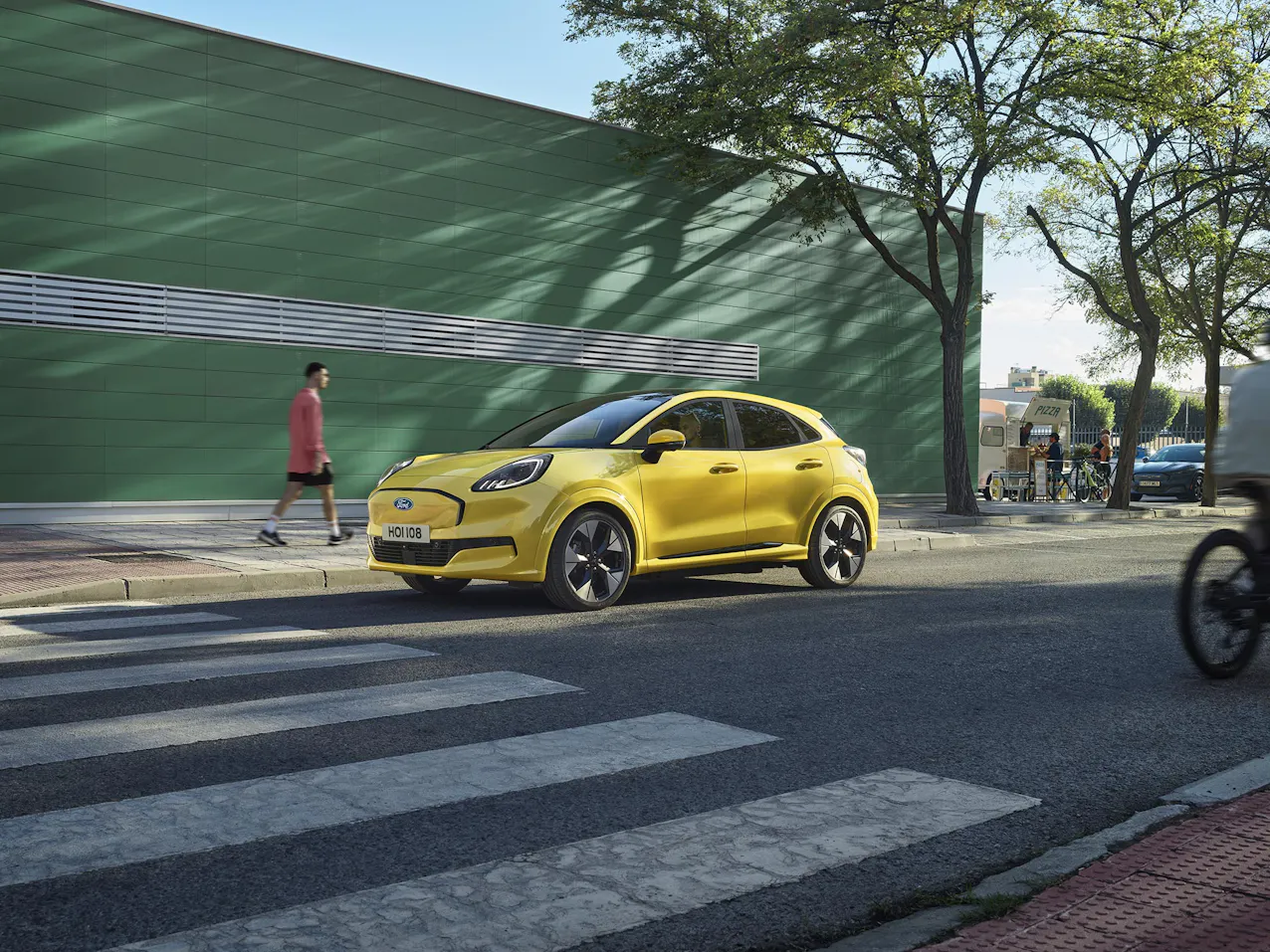 Frontansicht des Ford Puma Gen-E mit geschlossener Front