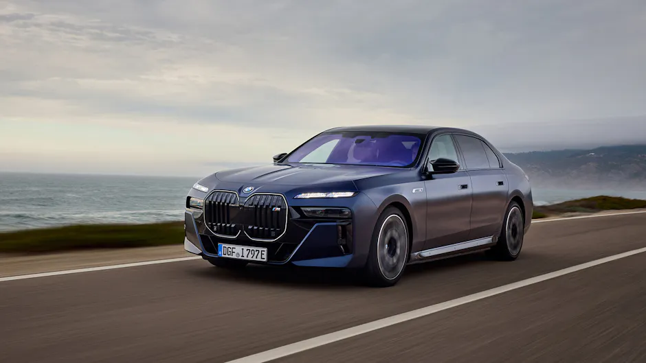 BMW i7