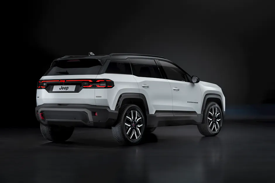 Jeep Compass 4xe con sistema Selec-Terrain: il controllo su ogni terreno