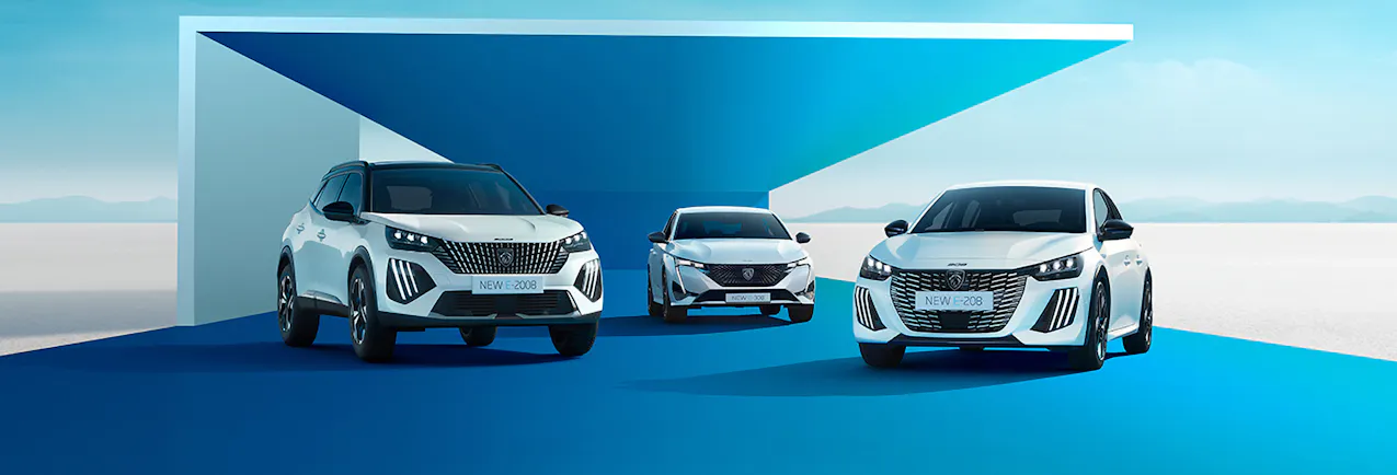 trois Peugeot blanches 