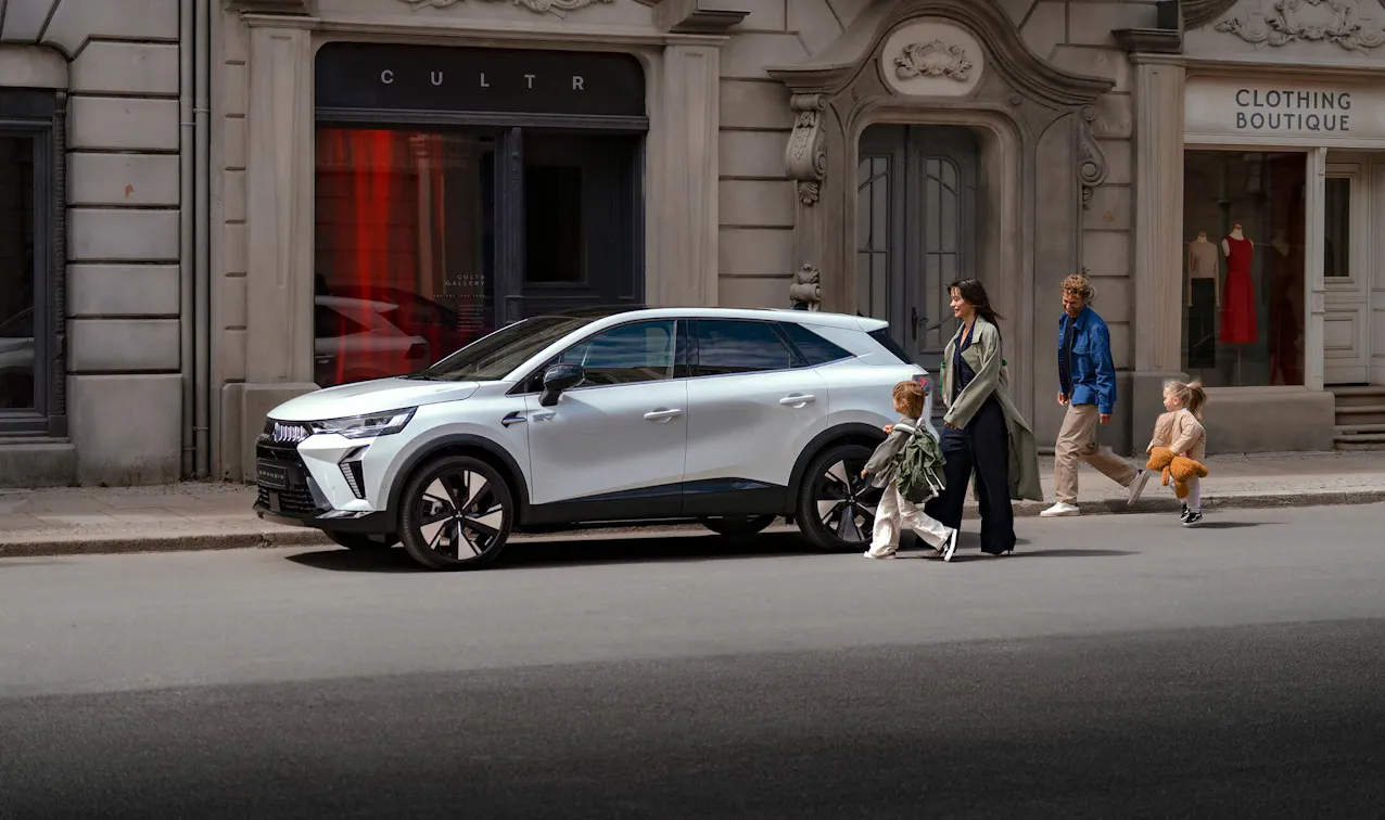 Mitsubishi blanche et famille