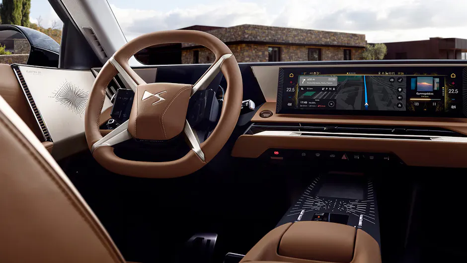 DS Automobiles N8, gli interni in marrone