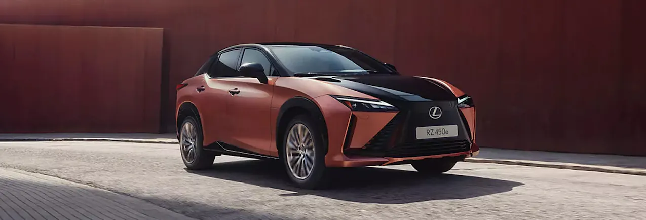 Lexus RZ rouge/noire