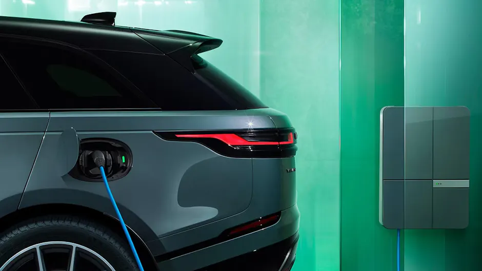 Range Rover, durante il processo di ricarica