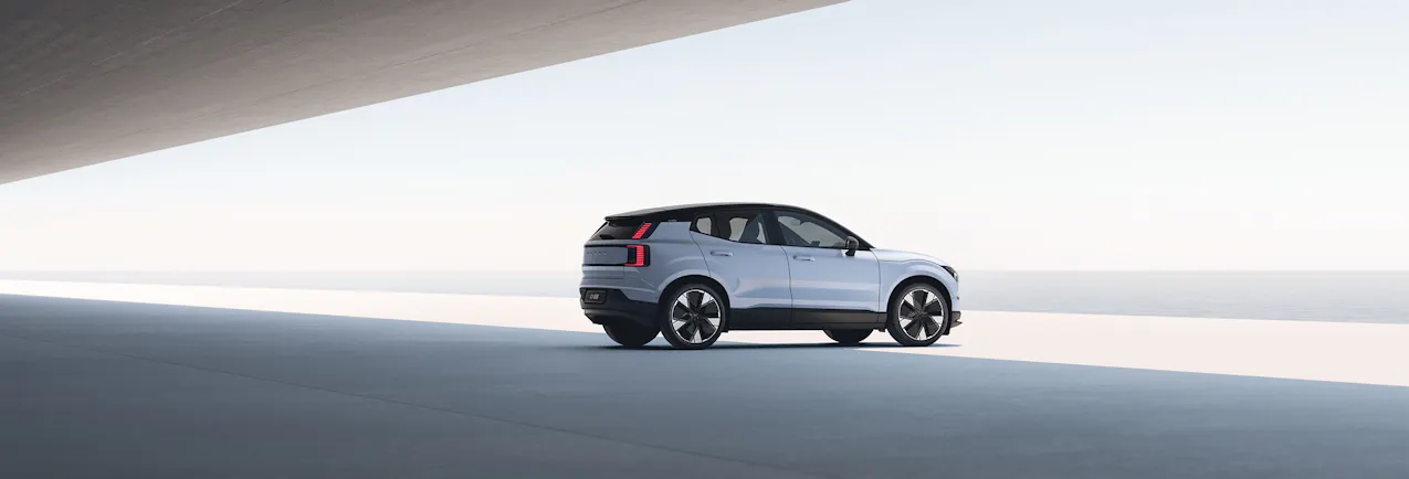 Volvo EX30 en bleu clair