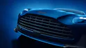 Nahaufnahme des Kühlergrills des Aston Martin DB12 S.