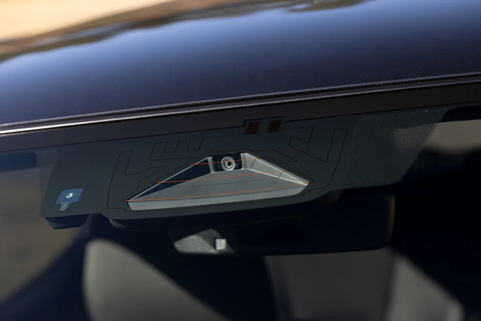 Suzuki E-Vitara, fotocamera