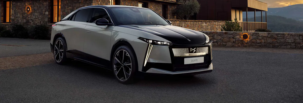 DS Automobiles N°8