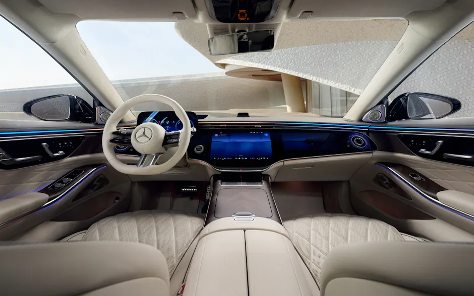 Mercedes-Benz S-Klasse Interieur in Weiss, Display