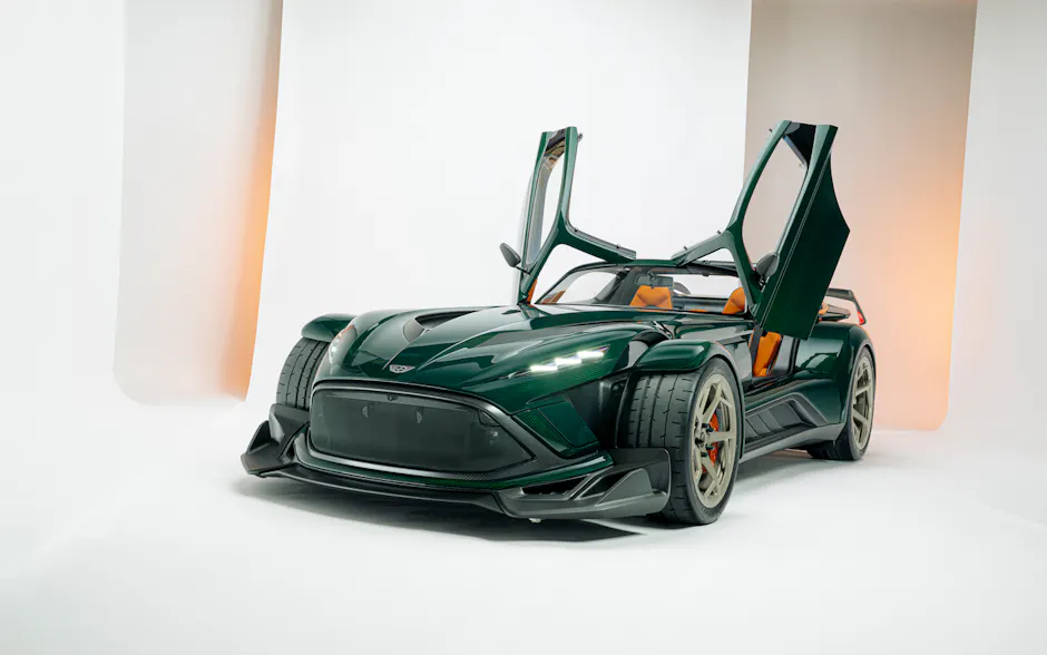 Donkervoort P24 RS in Grün, Türe offen