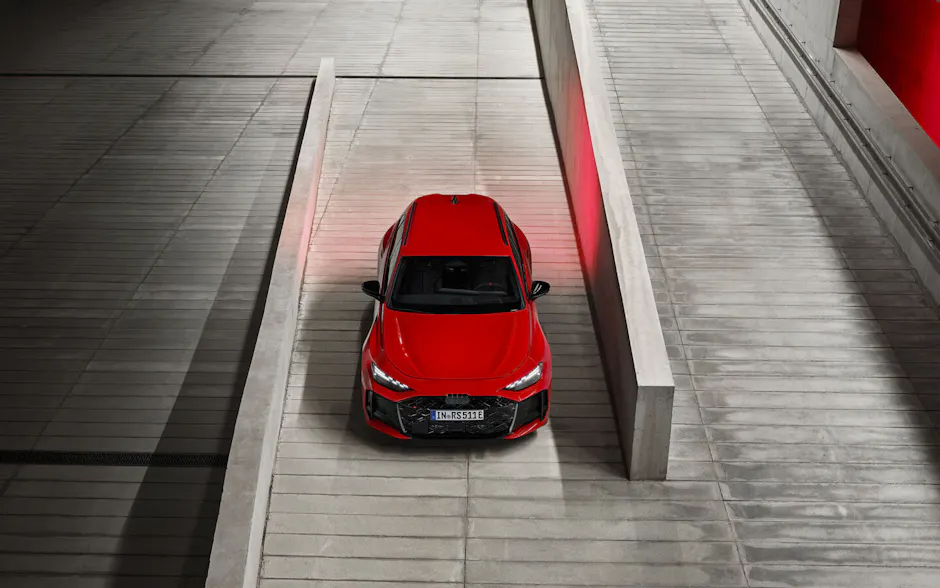 Neuer Audi RS5 in Rot, von Oben