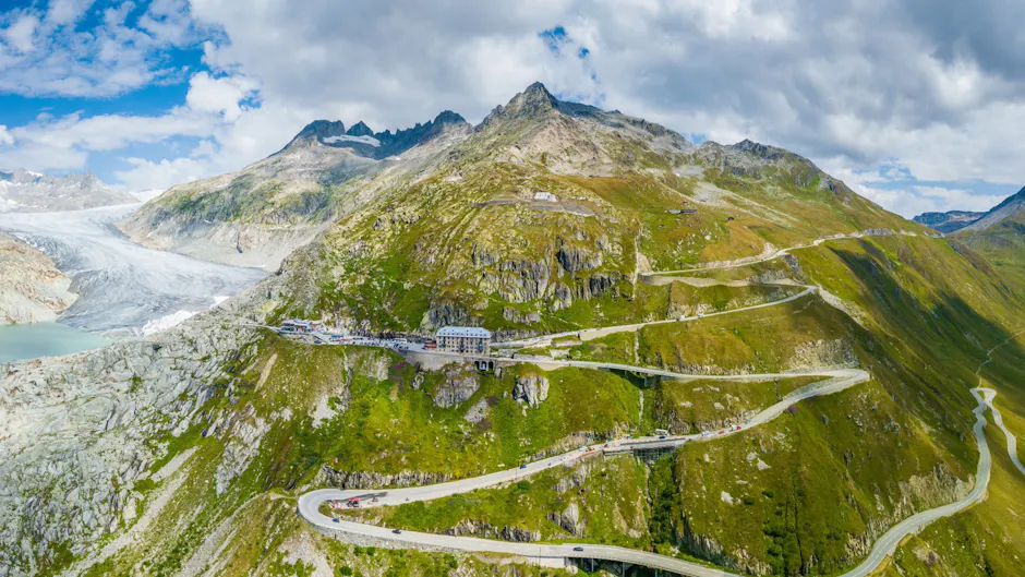 Il Passo della Furka con il bel tempo