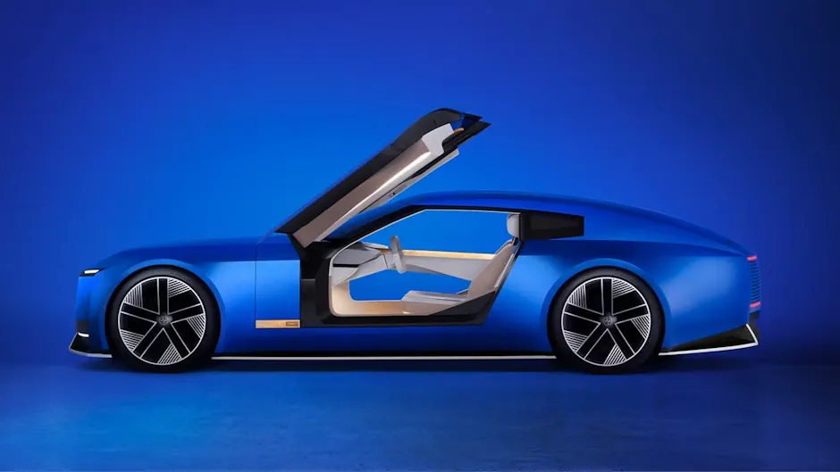 Jaguar Type 00 in Blau von der Seite, die Türen offen