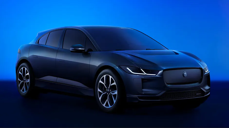 Jaguar F-Pace in nero