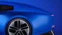 Jaguar Type 00 in blu, con cerchi color argento.