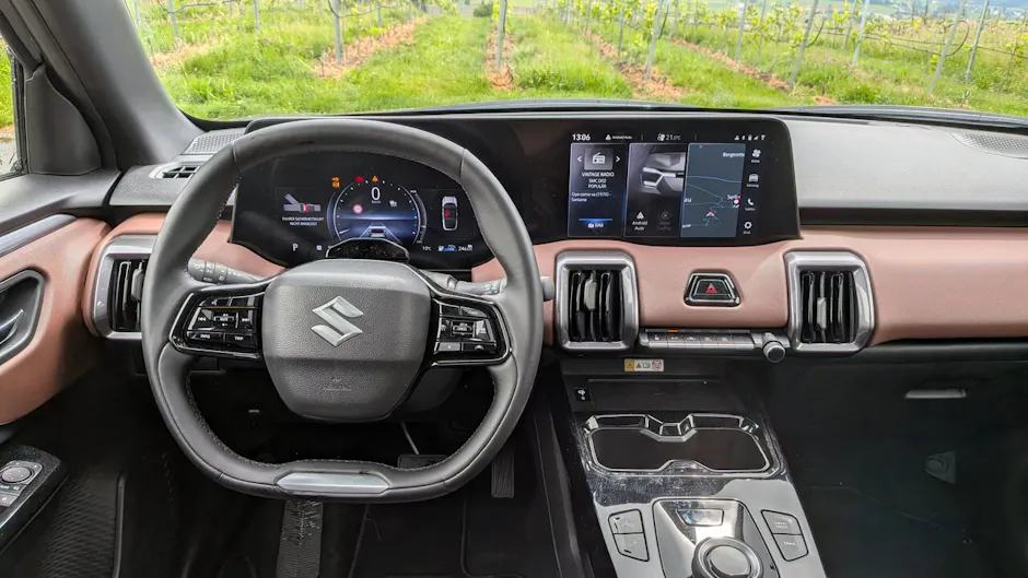 Das zweifarbige Suzuki Cockpit
