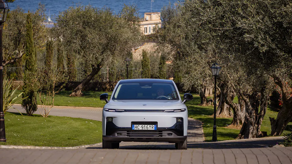 leapmotor-b10-hybrid