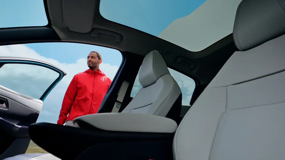 L'extérieur et l'intérieur de la nouvelle Nissan LEAF en détail.