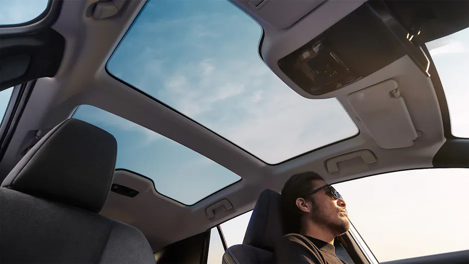 Lexus RZ 450e panoramic roof