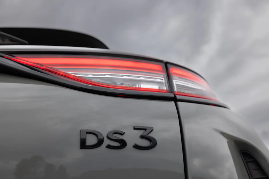 Heckleuchte und Beschriftung DS3