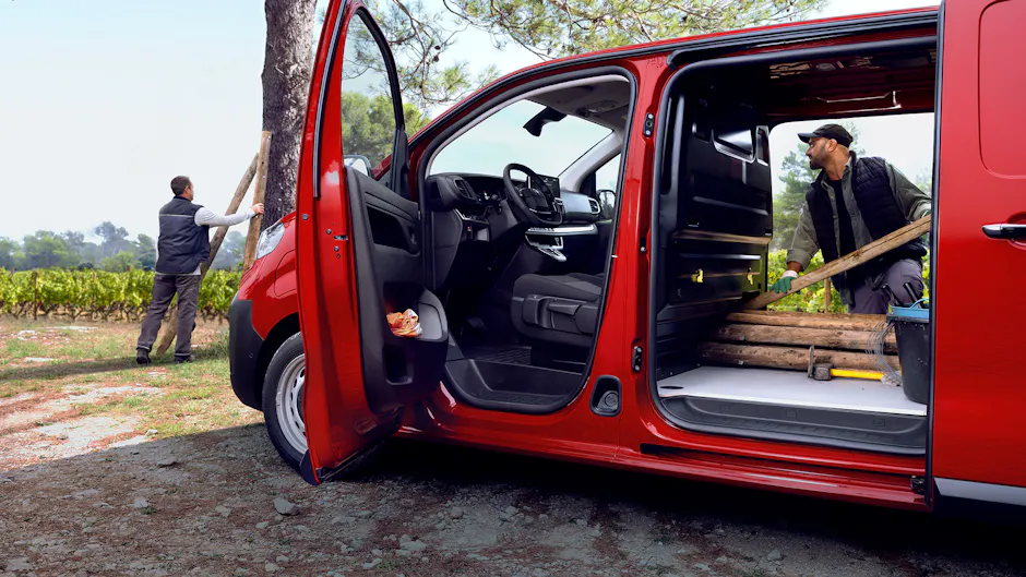 Moduwork-Trennwand im Citroën Jumpy