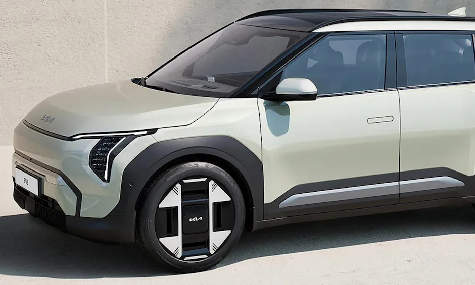 KIA EV3 dall'esterno