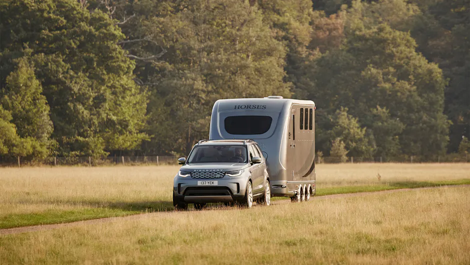 Pferdetransporter mit Range Rover Discovery