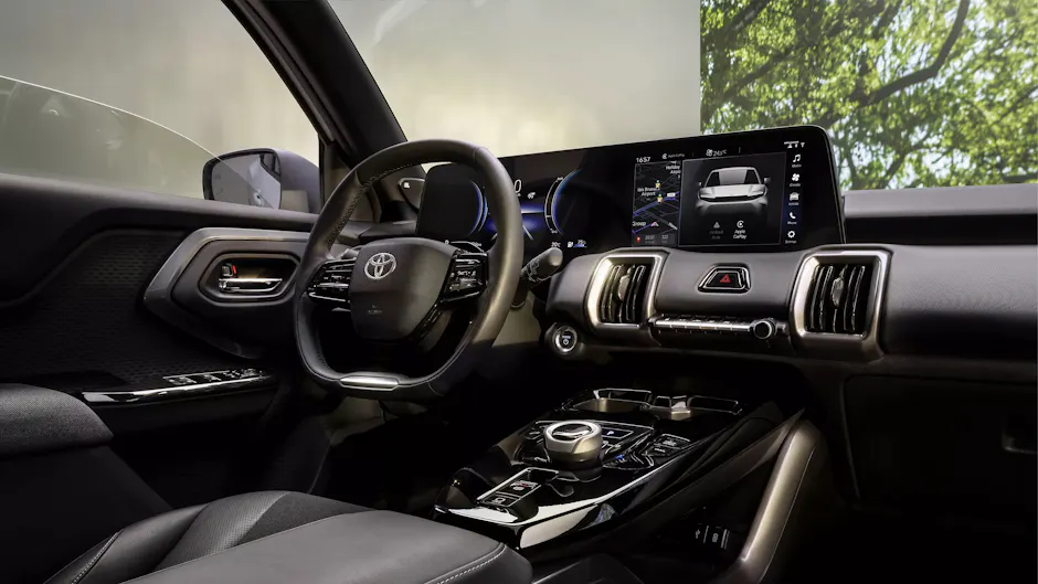 Intérieur du Toyota Urban Cruiser avec vue sur le cockpit