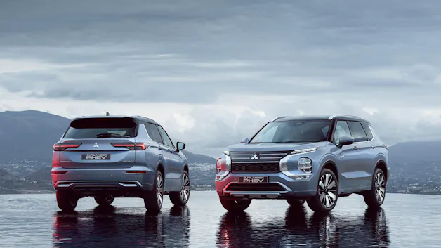 I due nuovi Mitsubishi Outlander PHEV visti dall'esterno