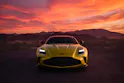Gelber Aston Martin Vantage Frontansicht