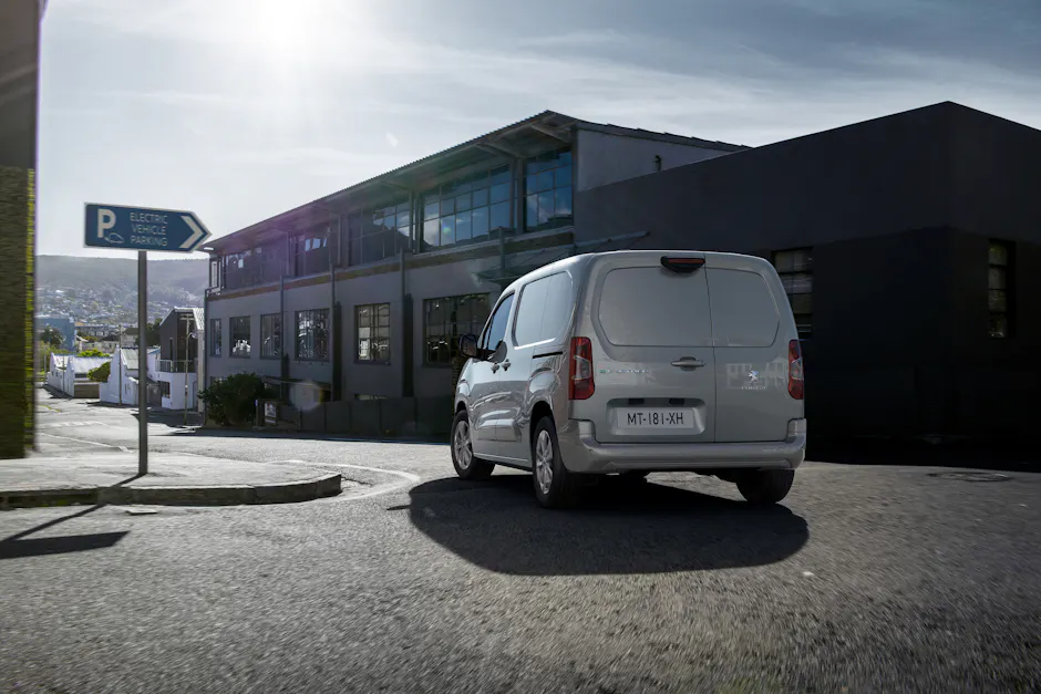 PEUGEOT e-Partner Back